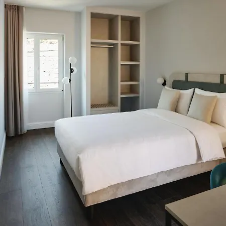 Vista Lakefront Boutique Otel