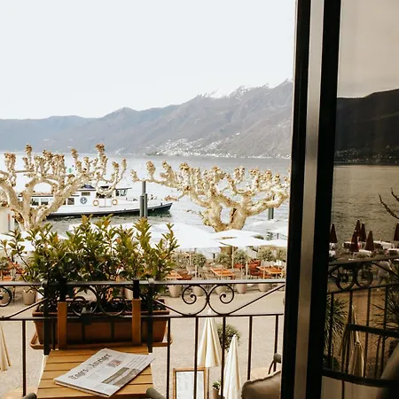 Vista Lakefront Boutique