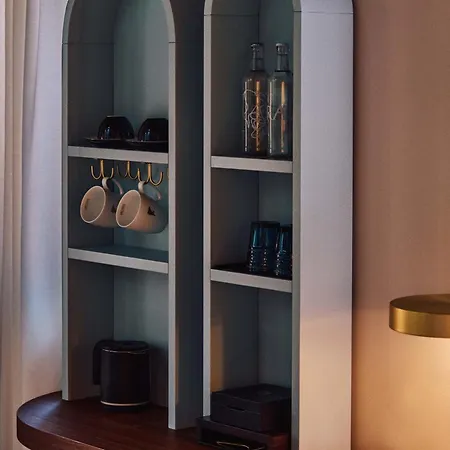 Vista Lakefront Boutique