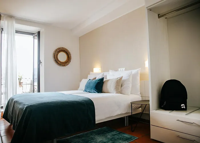 Vista Lakefront Boutique 3*