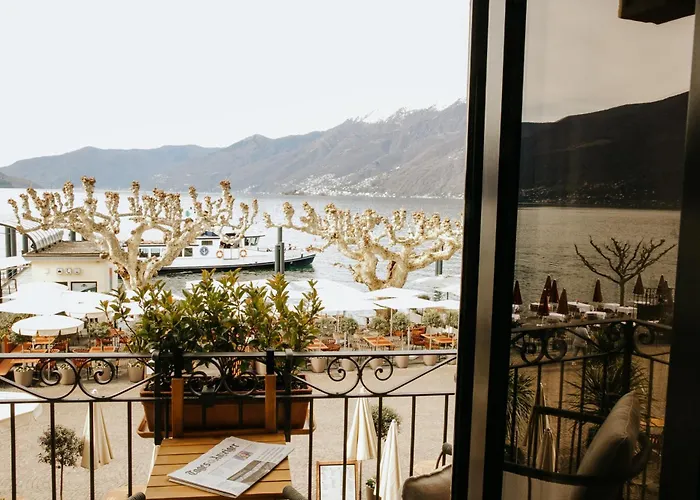 Vista Lakefront Boutique