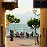Hotel Vista Lakefront Boutique 3*