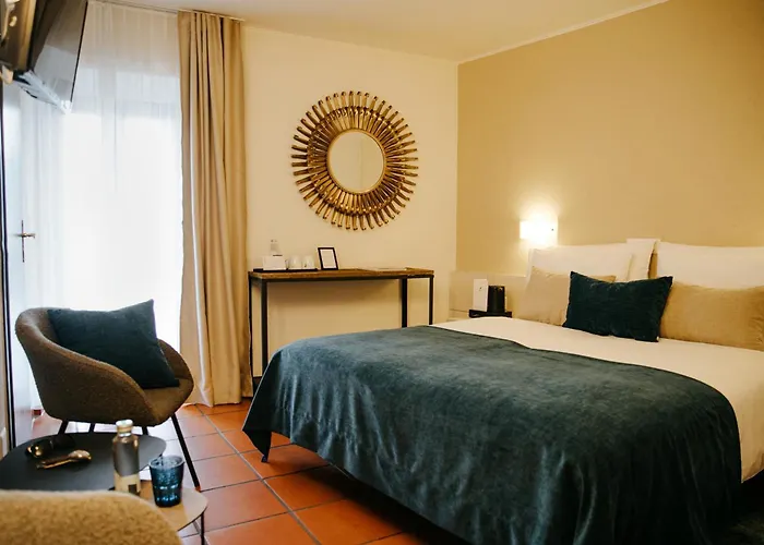 Vista Lakefront Boutique 3* 아스꼬나