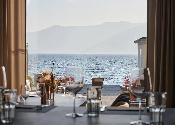 Vista Lakefront Boutique