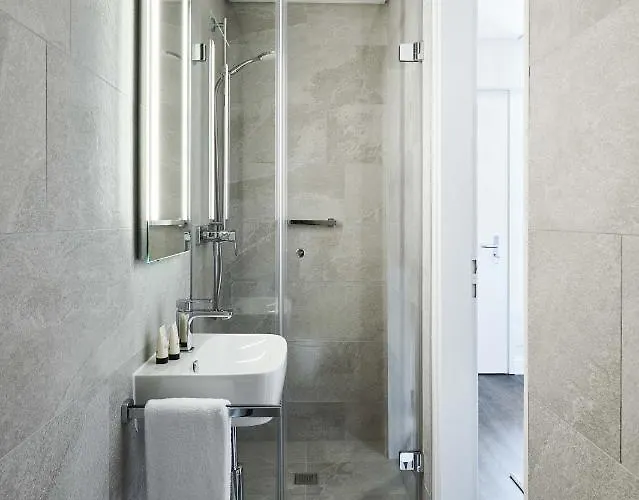 Отель Vista Lakefront Boutique