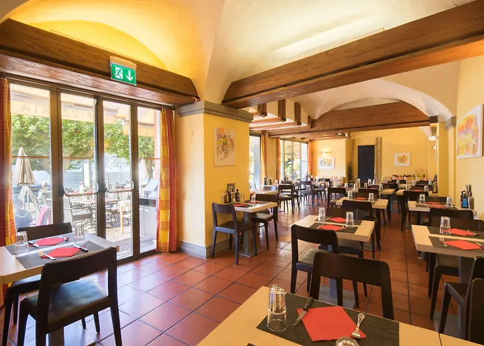 Vista Lakefront Boutique Отель