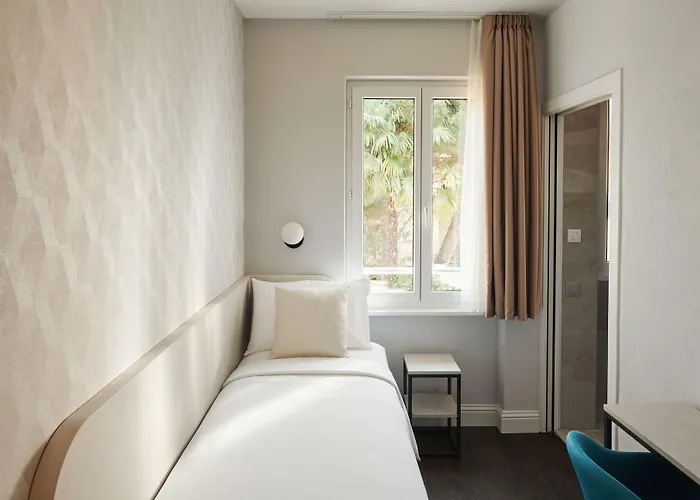 Vista Lakefront Boutique Отель